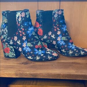 Floral Embroidered Ankle Boots - Black